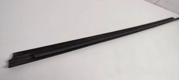 Peugeot 108 Front door glass trim molding 