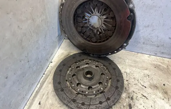 Hyundai Sonata Pressure plate 324048710