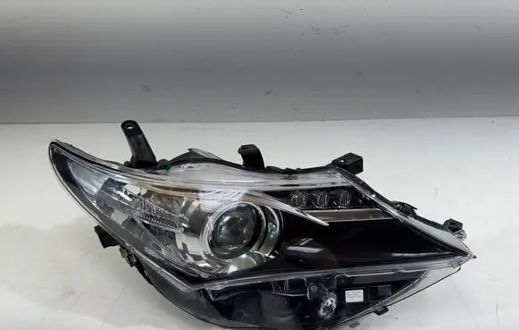 Toyota Auris E180 Headlight/headlamp 8113002J61