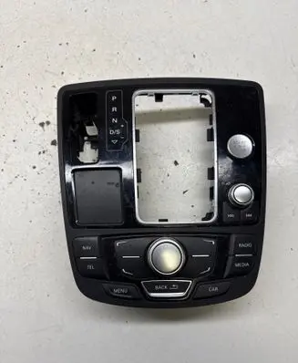 Head unit multimedia control