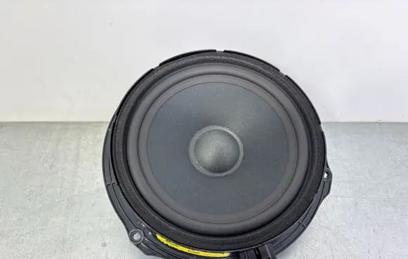 Land Rover Defender Front door speaker JJ3218808BA