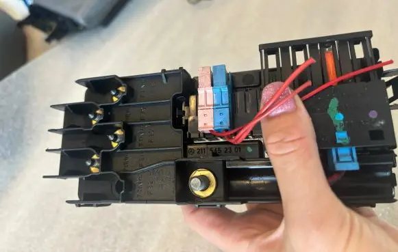 Mercedes-Benz E W211 Fuse module A2115452301 2115452301