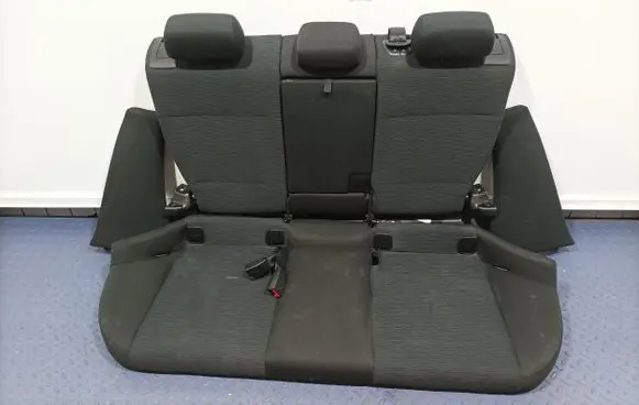 BMW X1 E84 Second row seats 