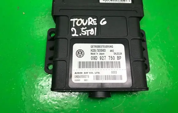 Volkswagen Touareg I Engine control unit/module ECU 09D927750BP