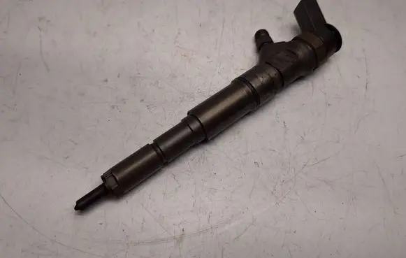 BMW 5 E60 E61 Fuel injector 7794435 13537794435 13537794555