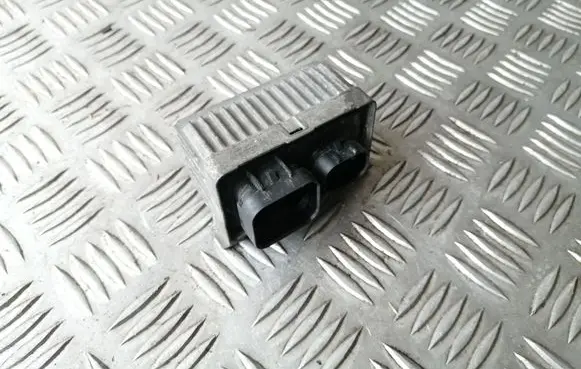 Opel Insignia A Glow plug pre-heat relay 55572812