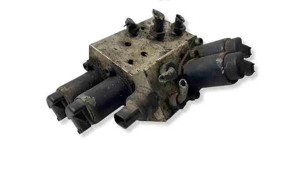 BMW 7 E65 E66 Active stabilizer control/valve assembly 6758704 BMW3720 3044641