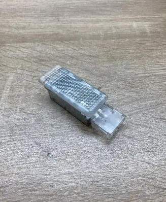 Volkswagen Touareg I Other interior light 6L0947565
