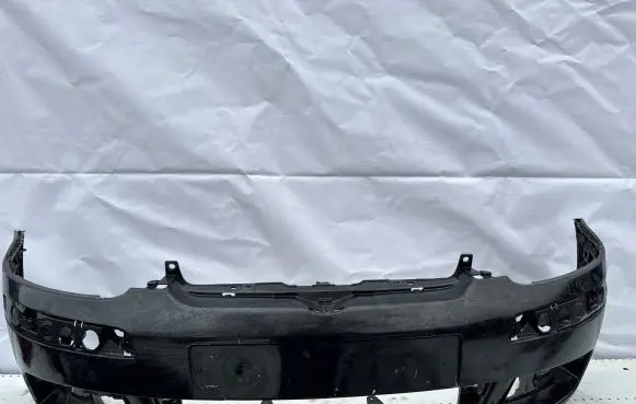 Volkswagen Golf V Front bumper