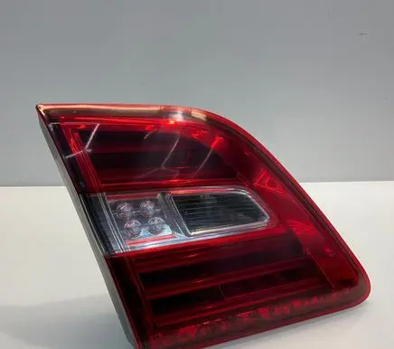 Tailgate rear/tail lights