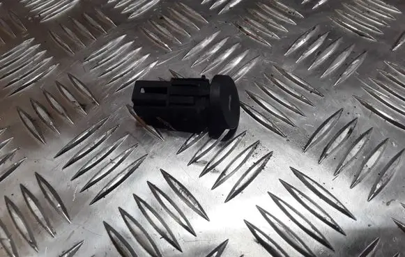 Tailgate opening switch