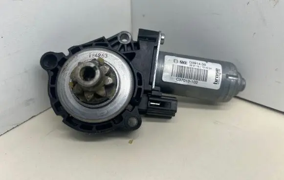 Mercedes-Benz GLC X253 C253 Seat adjustment motor C37013102 D391403