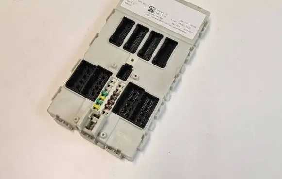 BMW 1 F20 F21 Engine ECU kit and lock set 6825533 10681810 61356825533
