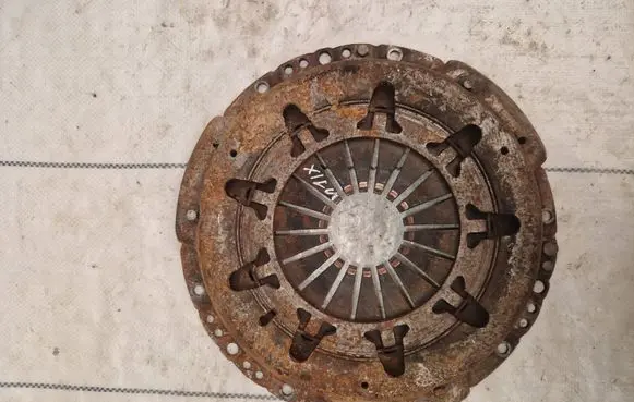 Toyota Hilux (AN10, AN20, AN30) Pressure plate 
