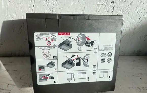 Audi Q5 SQ5 8R Tire air pump compressor 8P0012615A