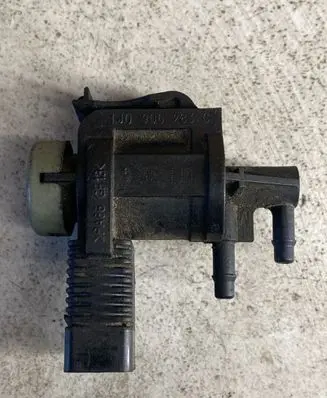 Audi A6 S6 C5 4B Turbo solenoid valve 1J0906283C