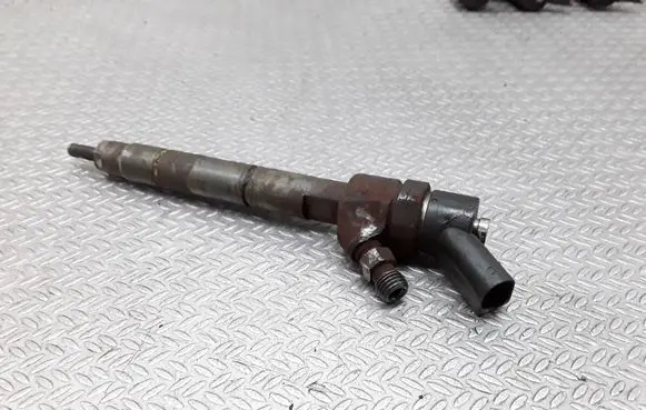 Mercedes-Benz A W168 Fuel injector 0445110015