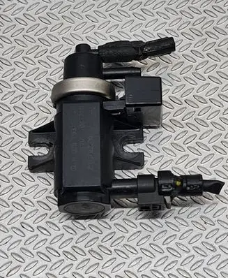 Mercedes-Benz B W245 Turbo solenoid valve A0051535528 06T219 70078200