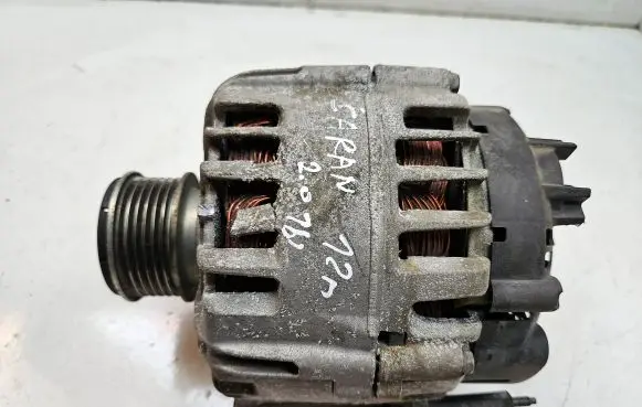 Volkswagen Sharan Generator/alternator 03L903023B