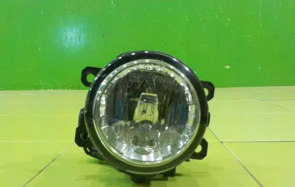 Mitsubishi Outlander Front fog light 26120W010P PRAWY