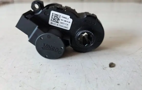 Renault Kadjar Air flap motor/actuator T32088B