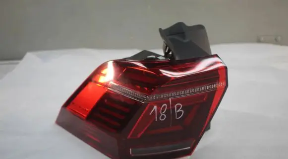Volkswagen Tiguan Rear/tail lights 5NA945207J 0022883204 00228832
