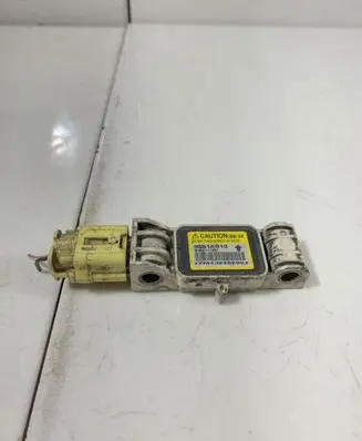 Mitsubishi Grandis Airbag deployment crash/impact sensor 8651A010