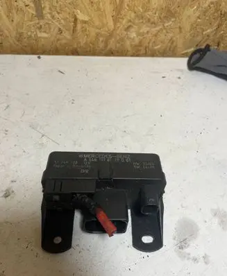 Mercedes-Benz C W203 Glow plug pre-heat relay A6461536579