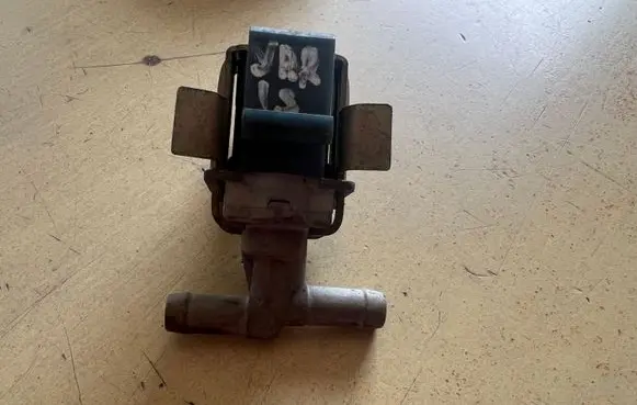 Vacuum valve