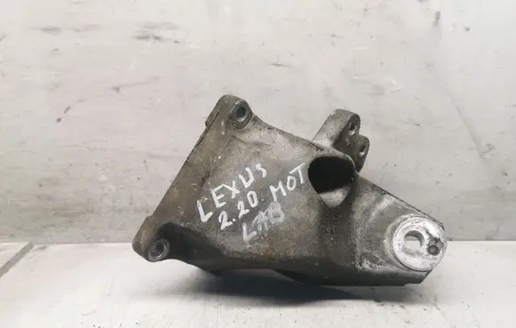 Lexus IS 220D-250-350 Engine mounting bracket