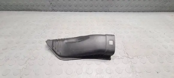 BMW 5 E60 E61 Air filter box cover 7789109