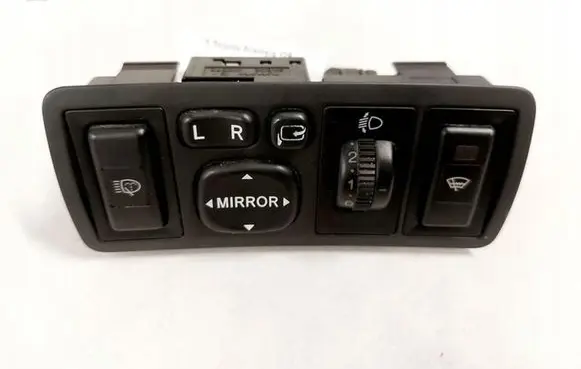 Toyota Avensis T250 Light switch
