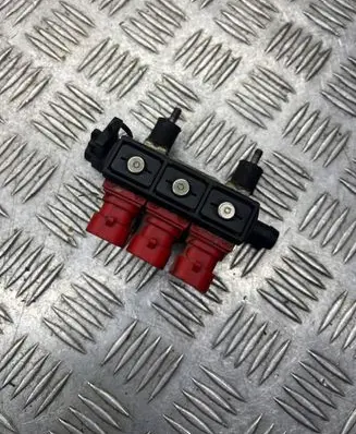 Subaru Legacy LP gas injector 110R000140 10R041368