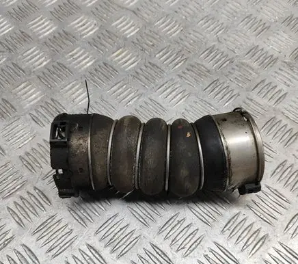 BMW 5 F10 F11 Intercooler hose/pipe 8513451
