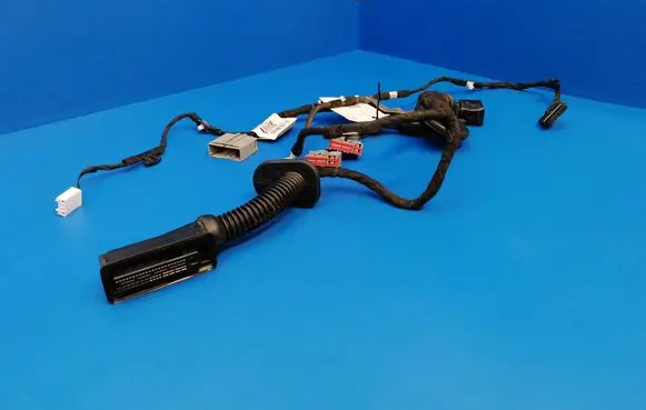 Land Rover Discovery 5 Rear door wiring loom KY3214633AAE A50228970 A50228971