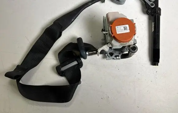 Ford Mustang VI Front seatbelt FR3B63612D64AF