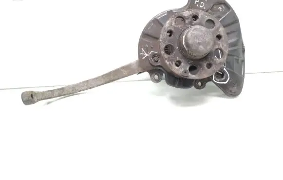 Front wheel hub spindle knuckle