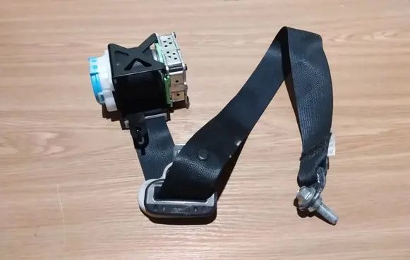 Mazda 6 Front seatbelt 0539067 1071042