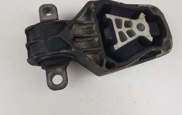 Mercedes-Benz CLA C117 X117 W117 Engine mount bracket A2462401209