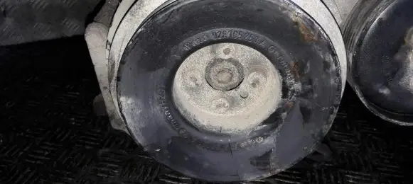 Ford Galaxy Crankshaft pulley 028105258a