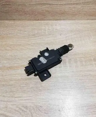 Chrysler Voyager Central locking motor 04717489AA