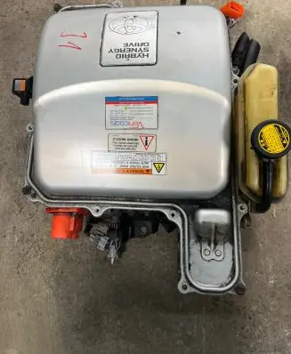 Toyota Prius (XW20) Voltage converter inverter 