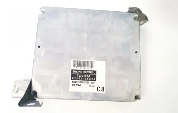 Toyota Avensis T250 Engine control unit/module 8966105c80 89661-05c80