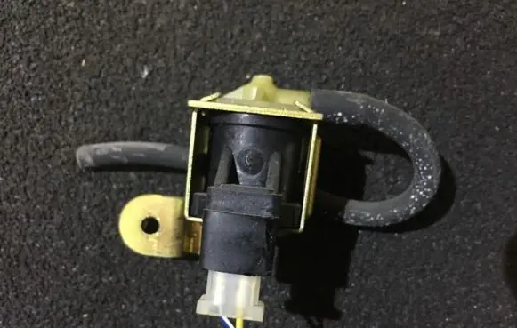 Opel Omega B1 Turbo solenoid valve 5399666040 1945