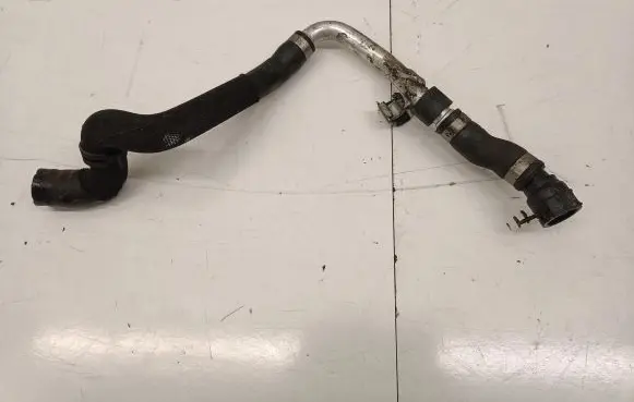 BMW 1 F40 Engine coolant pipe/hose 8658488