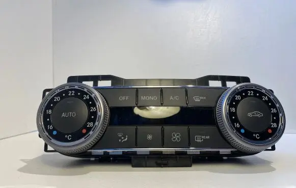 Mercedes-Benz C W204 Climate control unit 2048309885 SW230700