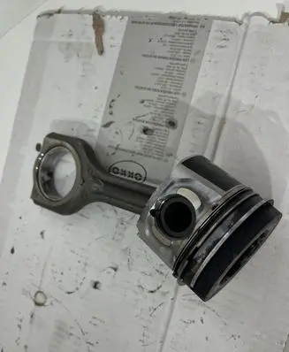 Ford C-MAX II Piston with connecting rod T1DA