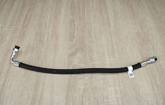 BMW 8 G16 Fuel line pipe 8635511