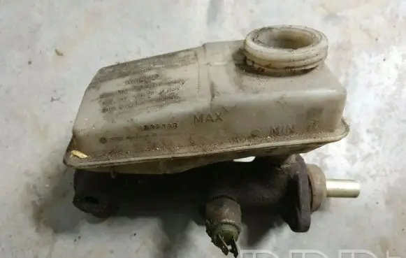 Volkswagen Scirocco Master brake cylinder 321611304