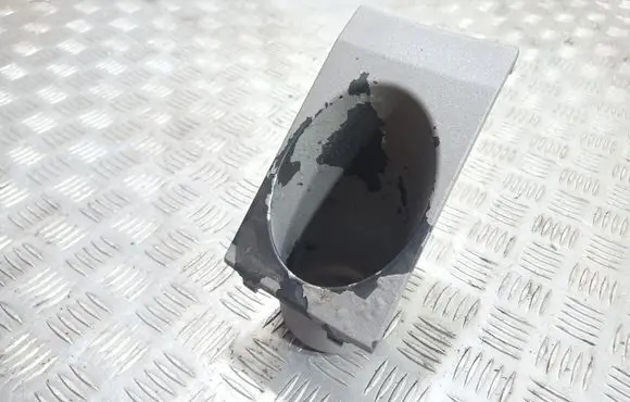 Cup holder front